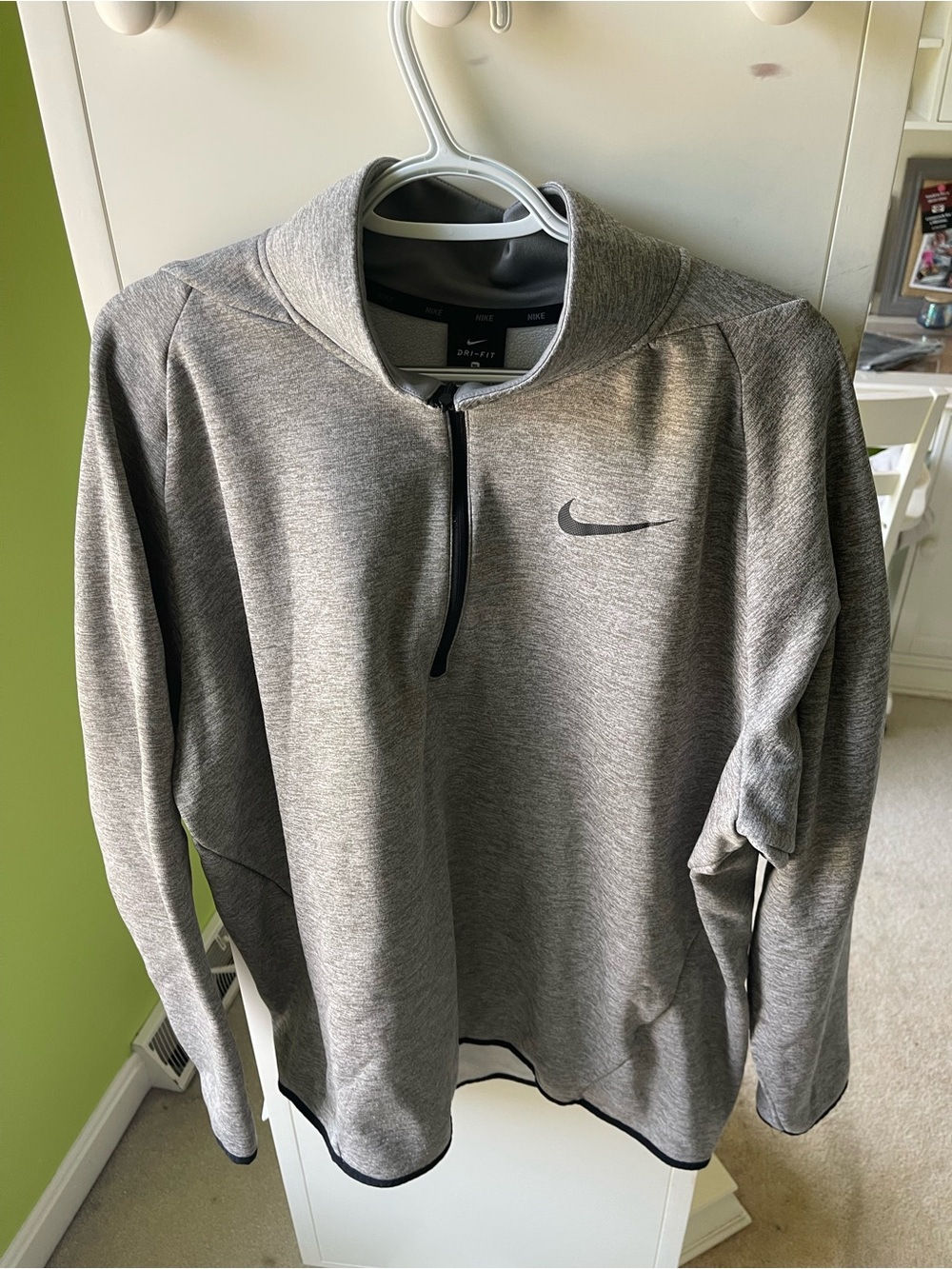 Nike Men’s Gray Heather Quarter-Zip Performance Jacket